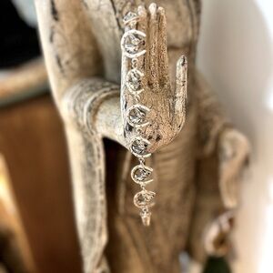 Silver horse/horseshoe  themed bracelet.